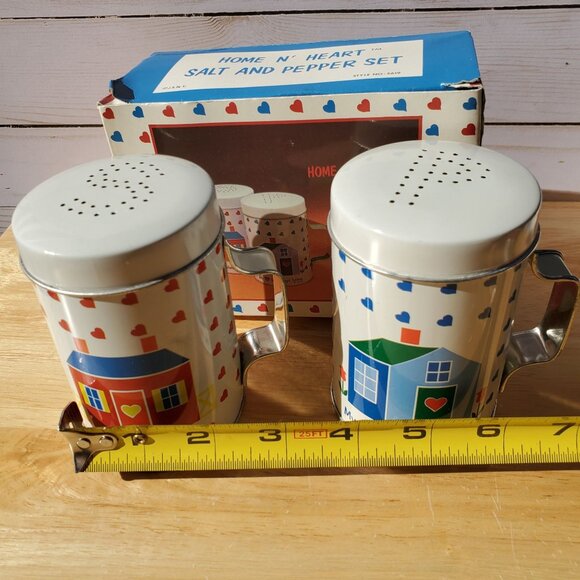 Vintage 1980s Salt And Pepper Shakers Home N Heart Made in Hong Kong - Picture 7 of 8